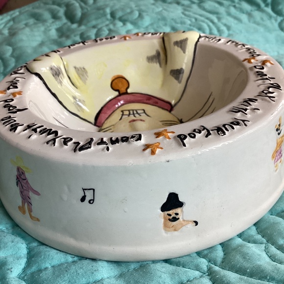 VINTAGE ‘DON’T PLAY WITH YOUR FOOD’ CERAMIC 3-D DOG BOWL - Picture 4 of 7